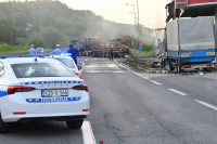 Haos na brzoj cesti u Trnu: Gorjeli kamioni i benzinska pumpa! (VIDEO)