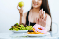Успоравају метаболизам и гоје: Ако имате преко 40 година, мање једите ове 3 намирнице