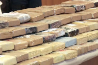 Пронађено 109 килограма кокаина у контејнеру са лигњама