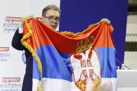 Vučić razvio srpsku trobojku: Ovu zastavu nikada neće pobijediti!