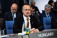Сијарто: Мађарска шокирана изјавама о слању западних трупа у Украјину