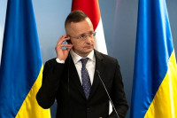 Сијарто: Будимпешта је против мисије Алијансе у Украјини
