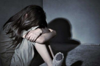 Hranitelji zlostavljali i maltretirali djevojčicu (11)