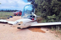 Мали авион на Хвару промашио писту и ударио у људе