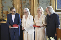 Чланови групе ABBA примили признање "Краљевски ред Васа" за допринос музици (ВИДЕО)