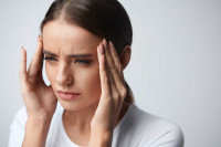 Зашто жене имају више главобоља од мушкараца?
