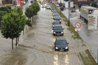 "Потоп" на улицама Бањалуке (ФОТО/ВИДЕО)