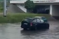 Pljusak pravi haos po Srbiji, potop na ulicama Novog Sada (VIDEO)