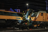 Stravičan sudar vozova u Češkoj: Brzi voz sa 200 putnika udario u teretni (VIDEO)
