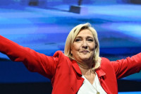 Tежак пораз Макрона: Марин Ле Пен остварила побједу на изборима