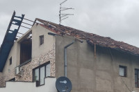 Posljedice nevremena u Srpcu: Naselja bez struje, kuće bez krovova
