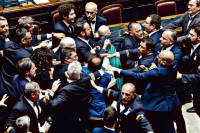 Italijanska opozicija ide na proteste nakon tuče u parlamentu