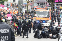 Policija ranila napadača blizu navijačke zone na Euru, ljudi panično bježali (VIDEO)