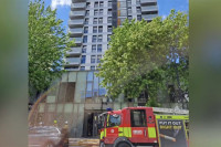 Велики пожар у 22-спратници у Лондону, повријеђене четири особе