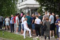 Banjalučani prijavljuju štetu: Gužve ispred Policijske stanice Lazarevo (FOTO/VIDEO)