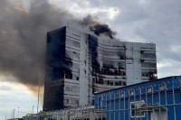 Osmoro nastradalo u požaru kod Moskve, dvoje se pokušalo spasiti skokom sa zgrade (VIDEO)