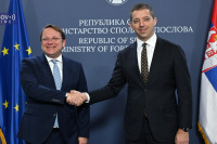 Varhelji: Srbija posvećena putu ka EU, cilj otvaranje narednih klastera
