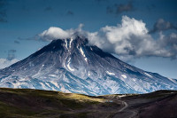 Vulkan na Kamčatki u Rusiji izbacio pepeo u visinu do pet kilometara