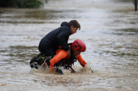 Хаос у Швајцарској: Четири особе погинуле у поплавама