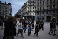U Francuskoj neredi nakon što Nacionalno okupljanje vodi na parlamentarnim izborima