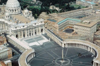 Ватикан забранио тетоваже и пирсинг за раднике Базилике Светог Петра