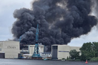 Пожар у бродоградилишту гасило 400 ватрогасаца