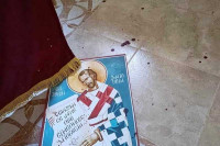 Провала у православни Храм Светог Георгија: Побацане иконе, оштећен мобилијар