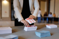 Oтворена биралишта за други круг парламентарних избора у Француској