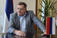 Dodik: Defile kadeta iz Srbije čin pijeteta