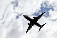 Авион принудно слетио због масовне туче путника