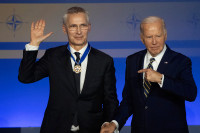 Bajden odlikovao Stoltenberga Predsjedničkom medaljom slobode