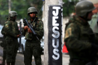 "Мегаоперација" у Бразилу: Војска "чешља" фавеле, на терену 2.000 официра