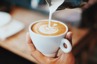 Да ли је добро пити кафу по врућини?