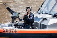 Наоружани патролни чамци обезбјеђују подручје одржавања републиканске конвенције