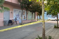 Обрачун кланова у Албанији: Убијене три особе, нападачи пуцали по кафићу