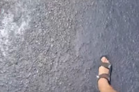 У Турској се топио асфалт