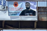 У Подујеву транспарент са ликом терористе који је убио полицајца у Лозници
