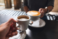Američki ljekar tvrdi da pogrešno pijemo kafu i tako štetimo organizmu: Evo gdje griješimo