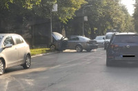Novi udes u Banjaluci: BMW se od siline udara popriječio preko cijele ulice