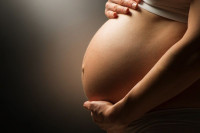 Да ли беба у стомаку може да осјети да је мајка милује?