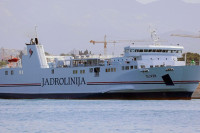 Драма на Јадрану: Покварио се трајект са 340 путника (ФОТО)