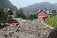 Olujno nevrijeme zahvatilo dijelove Slovenije, lavina zatrpala muškarca