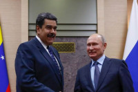 Putin čestitao Maduru i poručio: Uvijek ste rado viđen gost na ruskom tlu