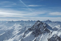 Погинуо планинар на Алпима, четворо повријеђених