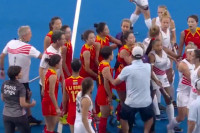 Varnice među hokejašicama Kine i Belgije (VIDEO)