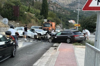 Стравична несрећа на Јадранској магистрали, једна особа погинула