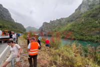 Tročlana porodica sletjela u jezero kod Jablanice, u autu bila i beba