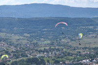 Oko 50 paraglajdera letjelo od Drvara do Glamoča čak 90 kilometara