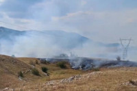 Ватрогасци бране куће у селу Шуме, дејствовали и хеликоптери