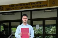 Prijedorčanin diplomirao desetkom na ETF-u i postao inženjer elektrotehnike u 23. godini